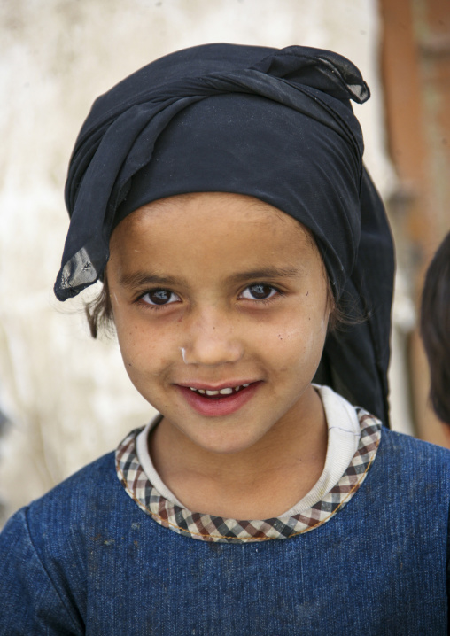 Portrait of a veiled yemeni girl, Amanat Al-Asemah, Sanaa, Yemen
