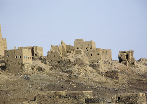 Ruined multi-storey houses made of mud in the old town, Marib Governorate, Marib, Yemen