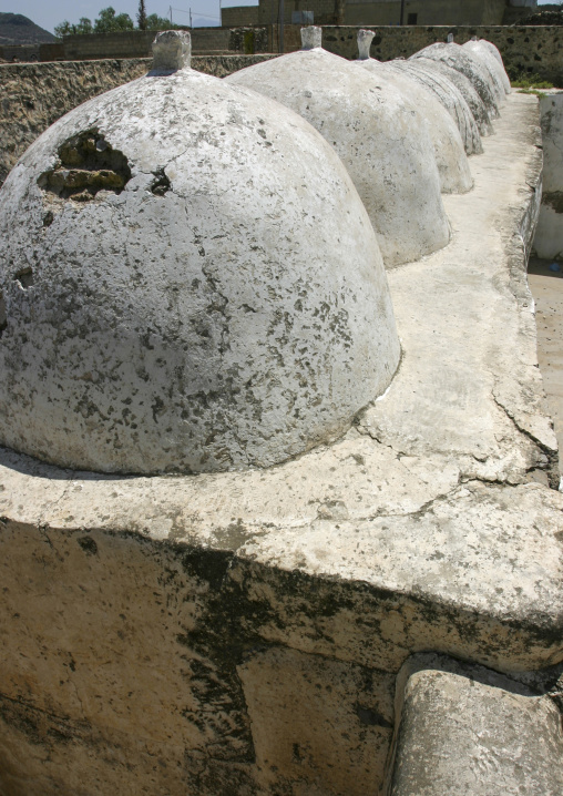 Al-Ashrafiya mosque domes before renovation, Janad Region, Taiz, Yemen