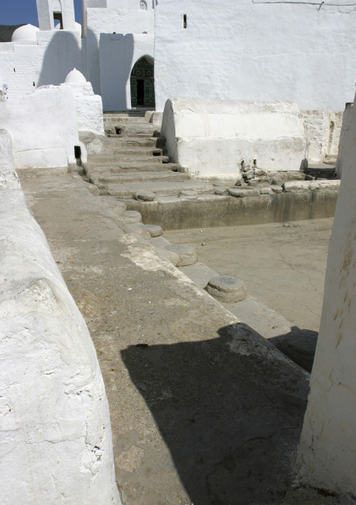 White Mosque of Ahmed Ibn Alwan, Taiz Governorate, Yafrus, Yemen
