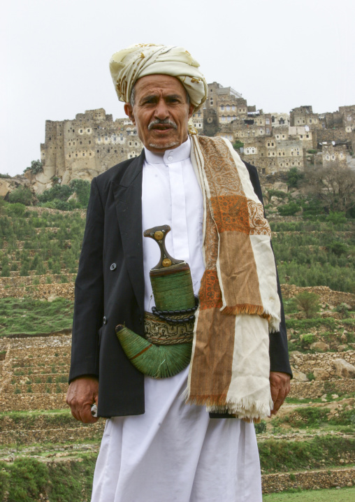 Yemeni man with jambiya, Haraz Mountains, Al Hajjarah, Yemen