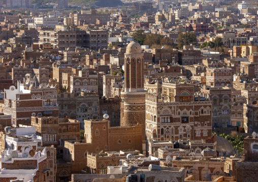 Mosque in the middle of traditional houses in the old city, Amanat Al-Asemah, Sanaa, Yemen