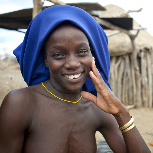 Mukubal With Sharpened Teeth, Virie Area, Angola