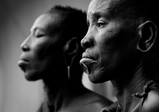 Bodi Man And Woman Portraits Hana Mursi Village Omo Valley Ethiopia