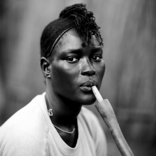 Miss ariet, Anuak tribe, Dima village, Gambella province, Ethiopia